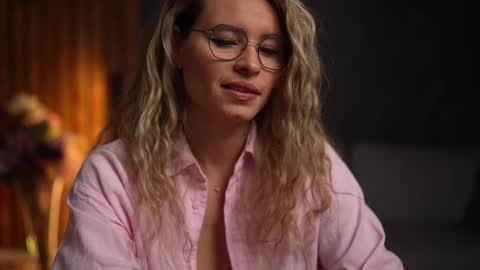 Snapshot of brandywhite chatting on 02/03/25, 04:46 Alex online show from 02/03/25, 04:46