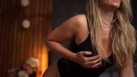 Snapshot of brandywhite chatting on 10/08/25, 03:59 Alex online show from 10/08/25, 03:59