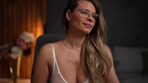 Snapshot of brandywhite chatting on 10/30/25, 05:31 Alex online show from 10/30/25, 05:31