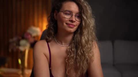 Snapshot of brandywhite chatting on 11/08/25, 05:18 Alex online show from 11/08/25, 05:18