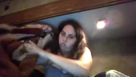 Snapshot of bratbrat23 chatting on 02/24/25, 01:46 Bay online show from 02/24/25, 01:46