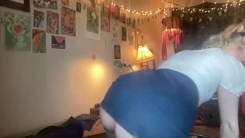 Snapshot of bratty_babytitz chatting on 03/03/25, 09:48 Sarah Rose online show from 03/03/25, 09:48