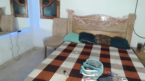 bratz_glloe online show from 01/12/26, 02:28