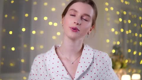 Snapshot of brave_journey chatting on 03/04/25, 04:30 Eli online show from 03/04/25, 04:30