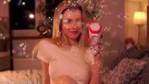 Snapshot of brave_journey chatting on 09/12/25, 07:14 Eli online show from 09/12/25, 07:14