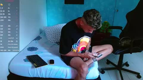 Snapshot of bray_hotboy chatting on 12/06/24, 09:46 Bray Hotboy online show from 12/06/24, 09:46