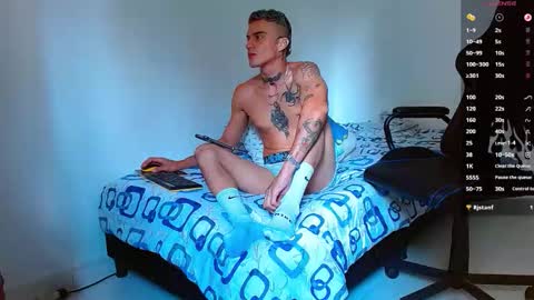 Snapshot of bray_hotboy chatting on 10/18/25, 02:51 Bray Hotboy online show from 10/18/25, 02:51