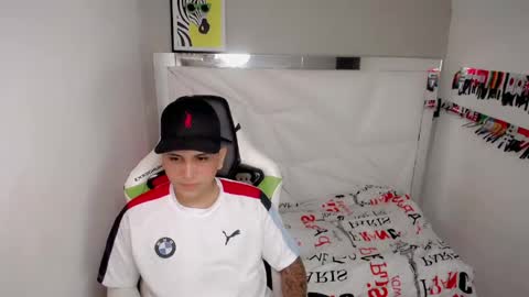Snapshot of brayan_lopezz chatting on 05/08/26, 03:45 BRAYAN online show from 05/08/26, 03:45