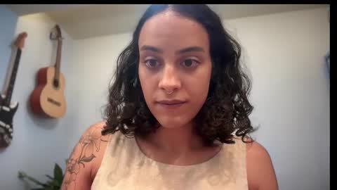 Snapshot of braziliantgirl chatting on 11/04/25, 11:48 Thalia online show from 11/04/25, 11:48