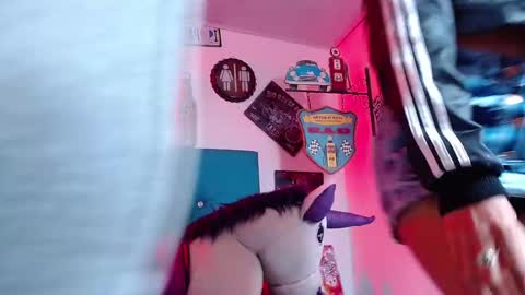 Snapshot of breazer__ chatting on 10/30/25, 01:29 breazer__ online show from 10/30/25, 01:29