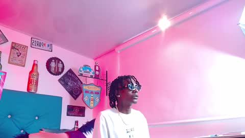 Snapshot of breazer__ chatting on 10/31/25, 05:47 breazer__ online show from 10/31/25, 05:47