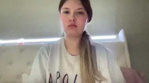 Snapshot of breezybabyy00 chatting on 12/16/25, 03:17 Brooke baby online show from 12/16/25, 03:17