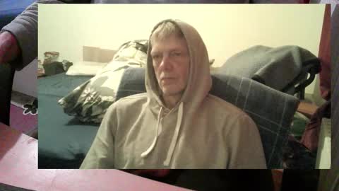 Snapshot of bremer64 chatting on 11/02/25, 10:50 bremer64 online show from 11/02/25, 10:50