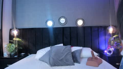   online show from 04/07/26, 03:07