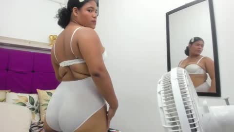 Snapshot of brenda_smith19x chatting on 09/23/25, 11:35 brenda_smith19x online show from 09/23/25, 11:35