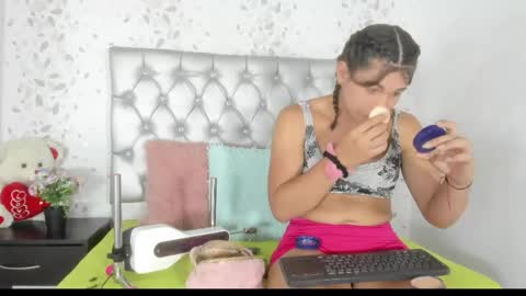 Snapshot of brenda_sofia2 chatting on 05/23/26, 02:43 brenda sofia2 online show from 05/23/26, 02:43