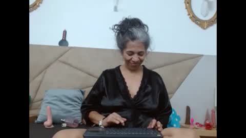 BRENDA VELASQUEZ online show from 03/22/26, 08:51