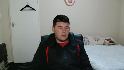 Snapshot of brendansexyboy098754 chatting on 05/26/26, 02:51 ask me lol online show from 05/26/26, 02:51