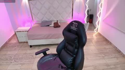 BRENDDA  online show from 11/27/25, 03:19