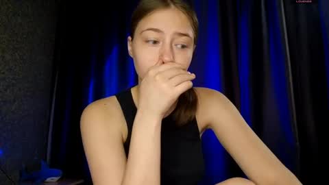 Mia   online show from 05/18/26, 07:25