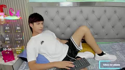 Esteban online show from 12/20/25, 03:35