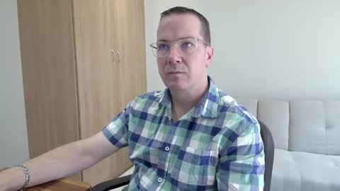 Snapshot of brettdj chatting on 09/13/25, 09:53 Brett online show from 09/13/25, 09:53