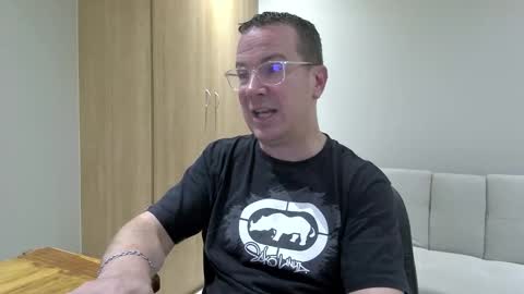 Snapshot of brettdj chatting on 11/24/25, 06:29 Brett online show from 11/24/25, 06:29