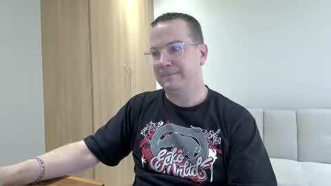 Snapshot of brettdj chatting on 12/15/25, 12:20 Brett online show from 12/15/25, 12:20