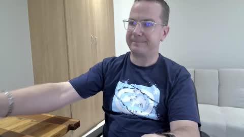 Snapshot of brettdj chatting on 12/16/25, 12:32 Brett online show from 12/16/25, 12:32