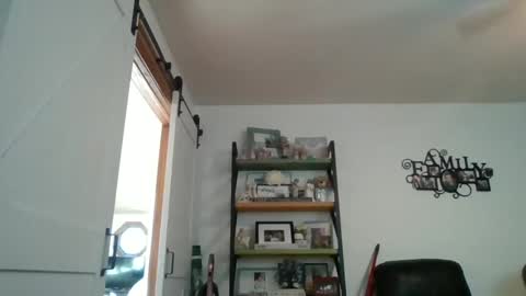 hey online show from 01/26/25, 08:34