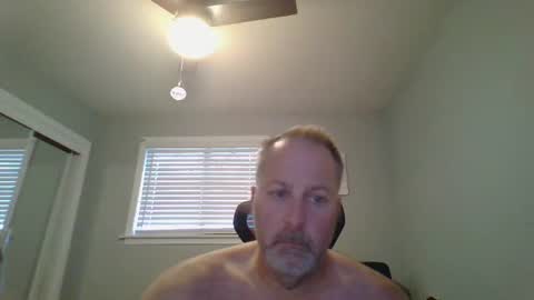 hey online show from 04/25/26, 02:03