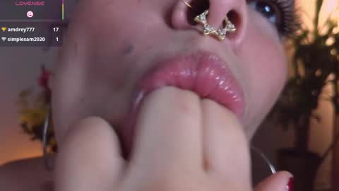 Snapshot of bri_von_dhara_ chatting on 06/08/26, 11:32 Bri online show from 06/08/26, 11:32
