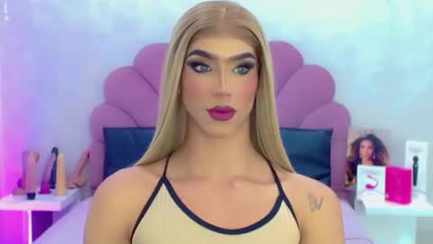 BRIANA online show from 04/05/26, 08:44