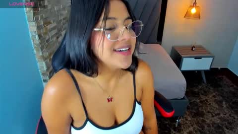 BRIANA online show from 11/06/25, 03:40