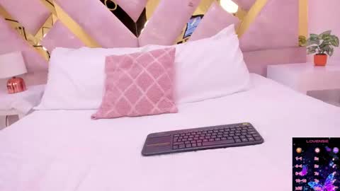 Snapshot of briannahill_ chatting on 09/10/25, 12:05 Brianna online show from 09/10/25, 12:05