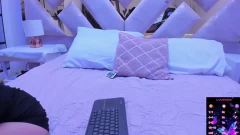 Snapshot of briannahill_ chatting on 09/11/25, 12:05 Brianna online show from 09/11/25, 12:05