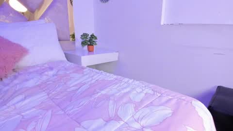 Snapshot of briannahill_ chatting on 10/08/25, 11:52 Brianna online show from 10/08/25, 11:52