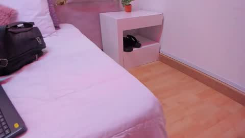 Snapshot of briannahill_ chatting on 11/09/25, 12:14 Brianna online show from 11/09/25, 12:14