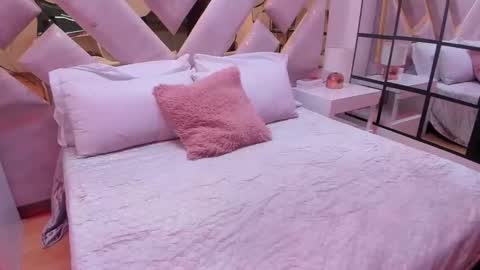 Snapshot of briannahill_ chatting on 11/19/25, 12:05 Brianna online show from 11/19/25, 12:05