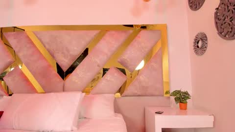 Snapshot of briannahill_ chatting on 11/21/25, 12:26 Brianna online show from 11/21/25, 12:26