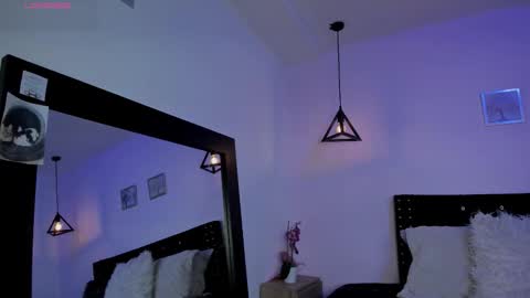 Snapshot of briannahill_ chatting on 11/29/25, 11:57 Brianna online show from 11/29/25, 11:57