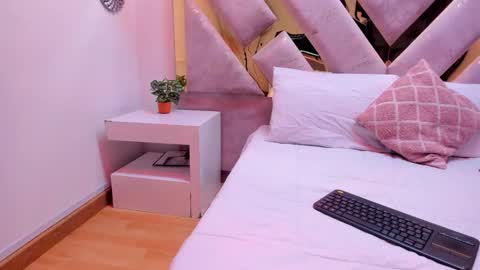 Snapshot of briannahill_ chatting on 11/30/25, 09:08 Brianna online show from 11/30/25, 09:08