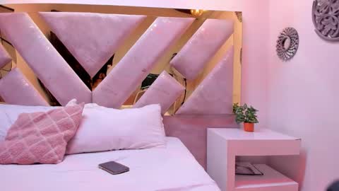 Snapshot of briannahill_ chatting on 12/03/25, 11:41 Brianna online show from 12/03/25, 11:41