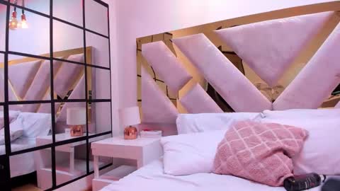 Snapshot of briannahill_ chatting on 12/05/25, 12:25 Brianna online show from 12/05/25, 12:25