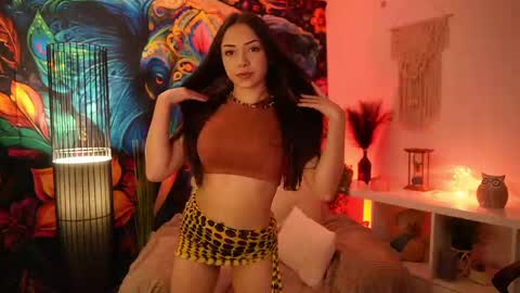 Snapshot of briar_rose18 chatting on 01/31/25, 02:28 Briar Rose online show from 01/31/25, 02:28