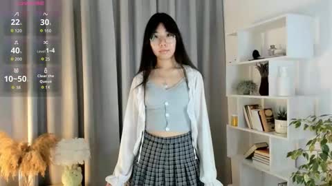 Snapshot of bridgetbottrell chatting on 10/19/25, 01:17 Hanna online show from 10/19/25, 01:17