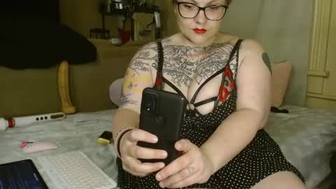 Snapshot of briebaby88 chatting on 05/13/26, 02:09 Leela Marie xo online show from 05/13/26, 02:09
