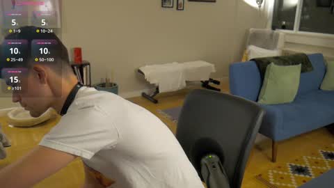 Snapshot of bright_bi chatting on 12/11/24, 01:47 bright bi online show from 12/11/24, 01:47