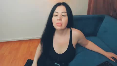 brilliantegirl_ online show from 04/18/26, 06:17