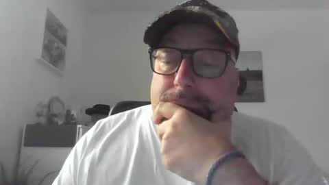 Snapshot of brisco1971 chatting on 11/26/25, 10:27 Brisco schner Schwanz online show from 11/26/25, 10:27